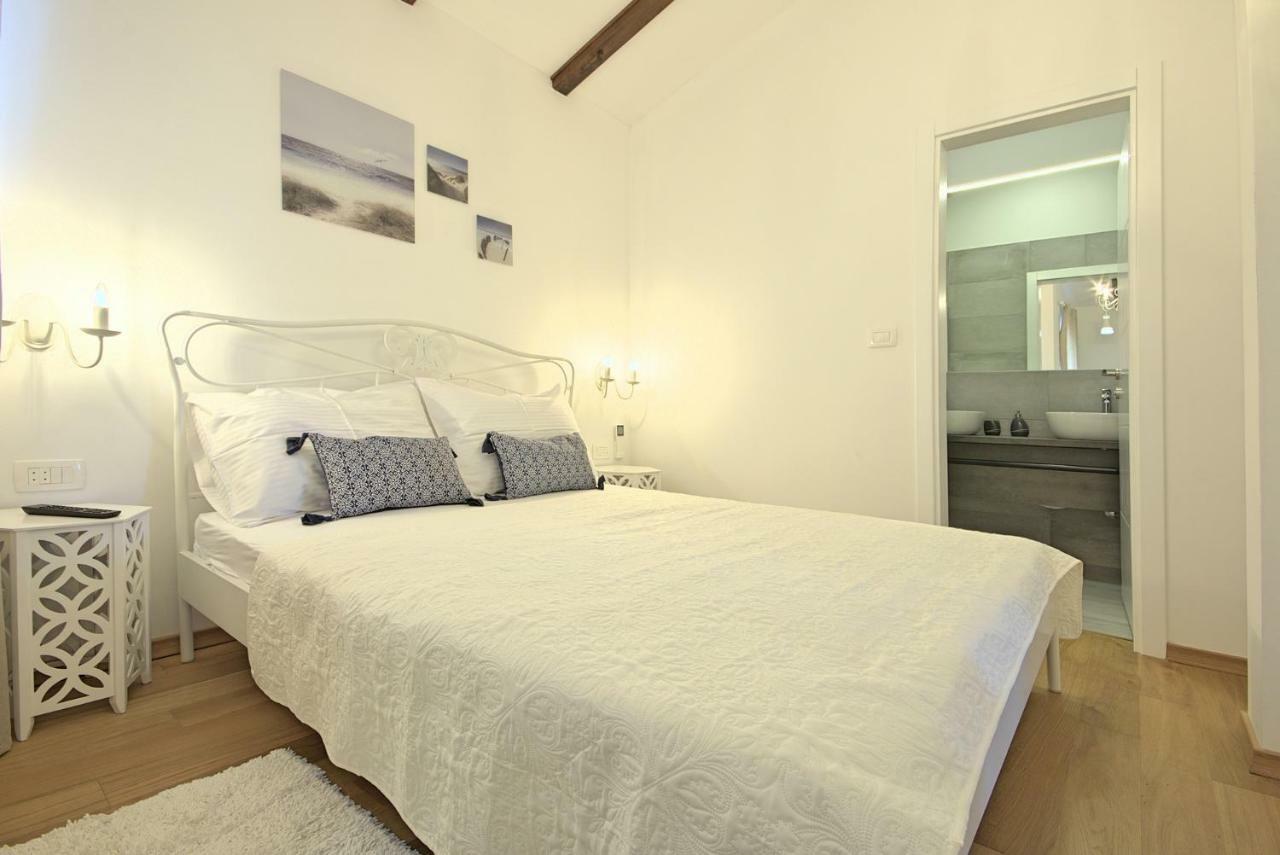 Villa Vespera Rosini Eksteriør billede